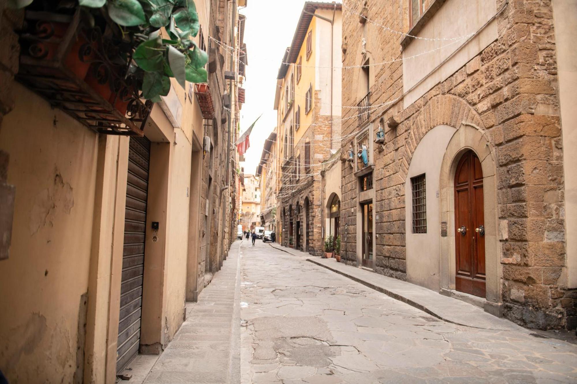 Mamo Florence - Borgo San Jacopo Apartment Luaran gambar